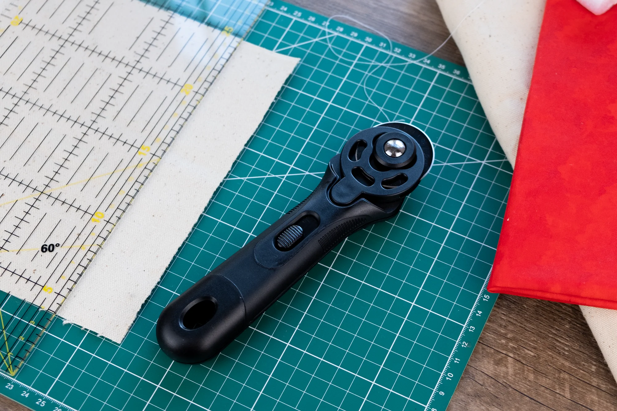 45mm Midnight Edition Rotary Cutter - Image 3